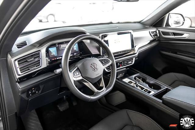 used 2024 Volkswagen Atlas Cross Sport car