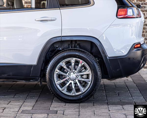 used 2019 Jeep Cherokee car, priced at $15,995