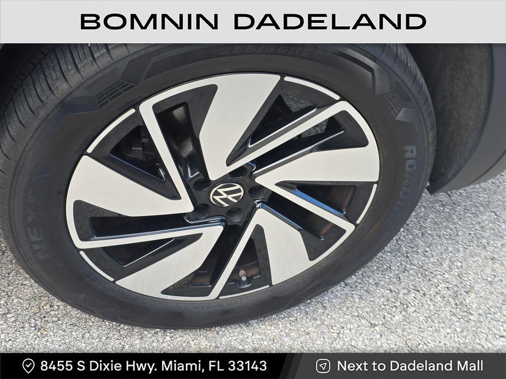 used 2024 Volkswagen Atlas car, priced at $26,990