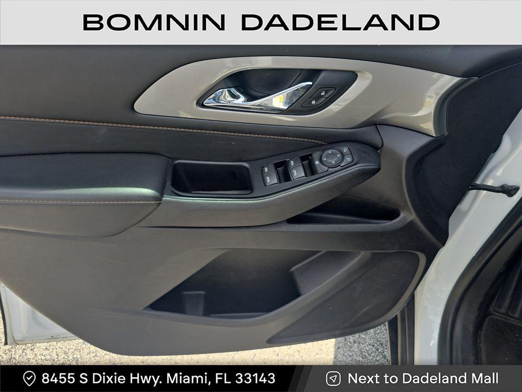 used 2019 Chevrolet Traverse car, priced at $12,990