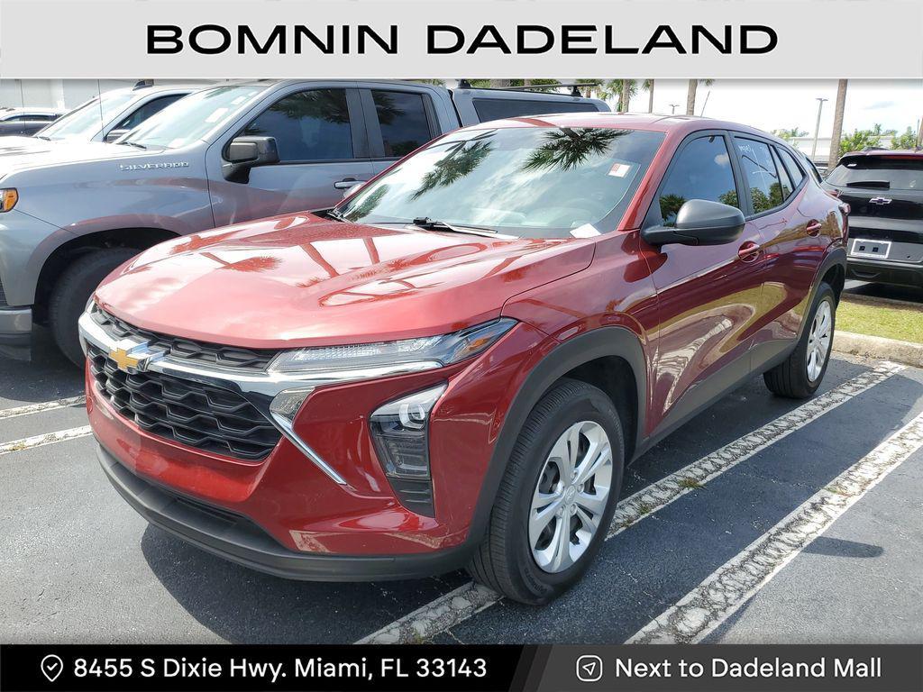 used 2025 Chevrolet Trax car, priced at $15,490