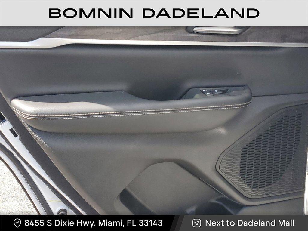 used 2025 Jeep Grand Cherokee car, priced at $37,690