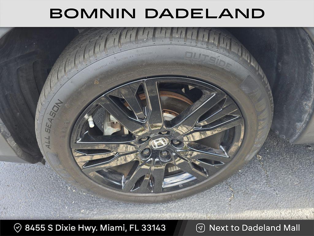 used 2022 Honda Pilot car, priced at $26,990