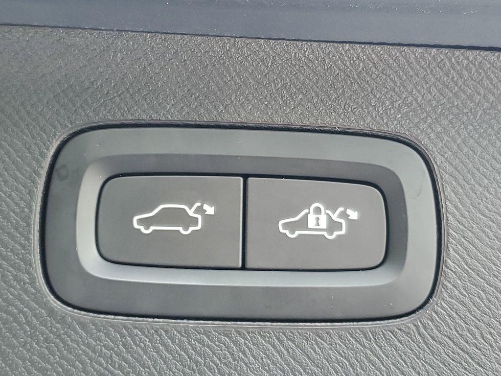 used 2022 Volvo XC90 Recharge Plug-In Hybrid car, priced at $44,990