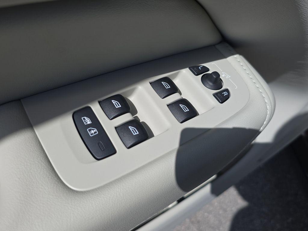 used 2025 Volvo XC60 Plug-In Hybrid car, priced at $51,990