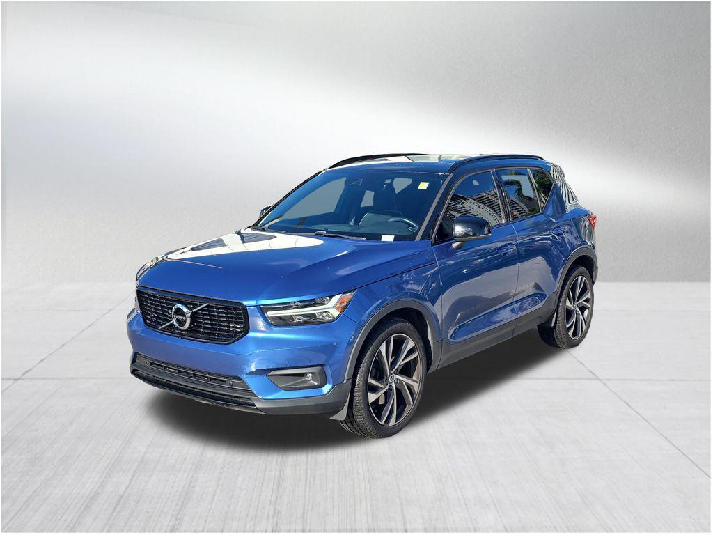 used 2020 Volvo XC40 car, priced at $25,490