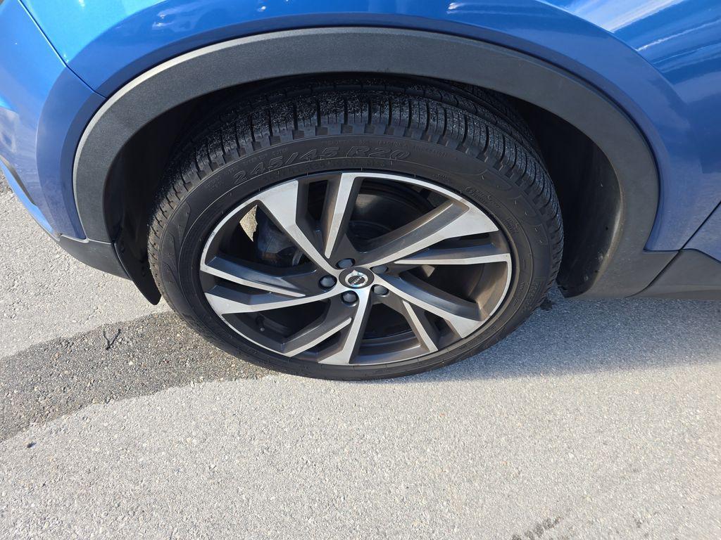 used 2020 Volvo XC40 car, priced at $25,490