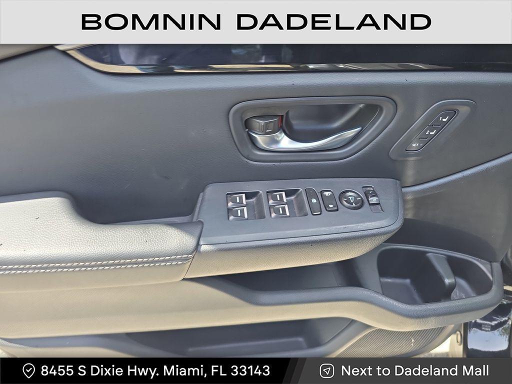 used 2023 Honda Pilot car, priced at $27,490