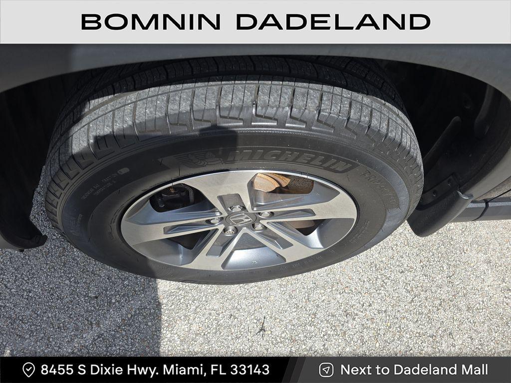 used 2023 Honda Pilot car, priced at $27,490