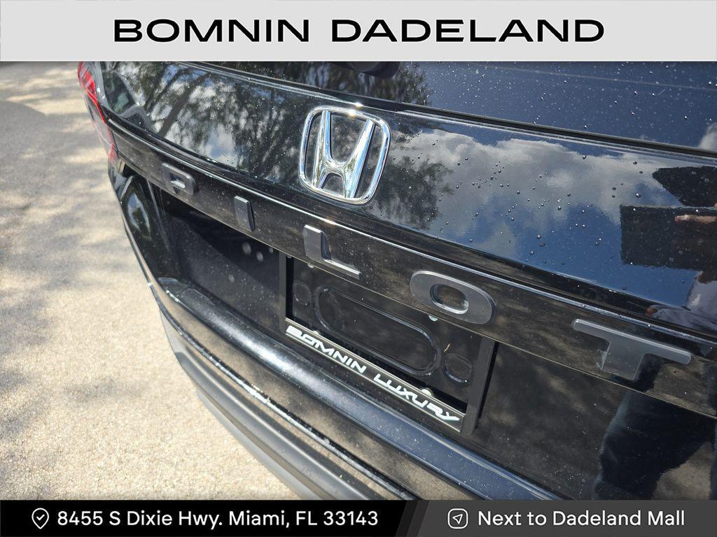 used 2023 Honda Pilot car, priced at $27,490