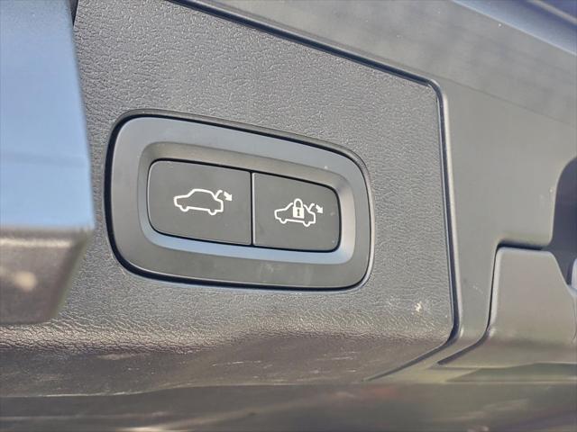 used 2022 Volvo XC60 car, priced at $33,490