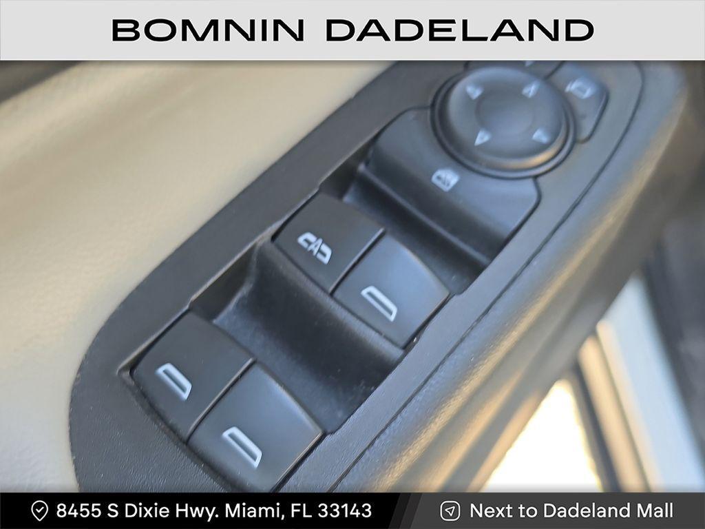 used 2022 Chevrolet Equinox car, priced at $12,490