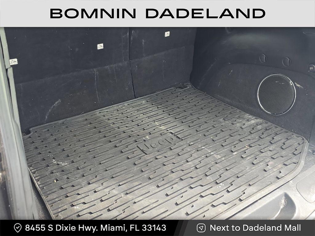 used 2015 Jeep Grand Cherokee car, priced at $13,990