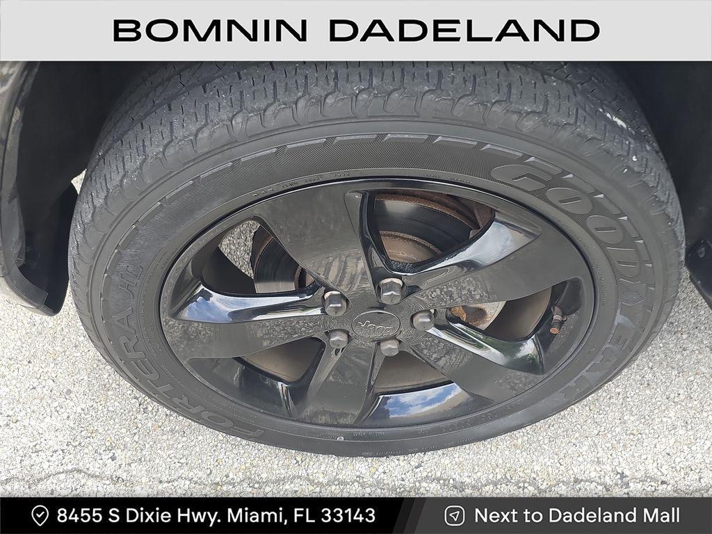 used 2015 Jeep Grand Cherokee car, priced at $13,990