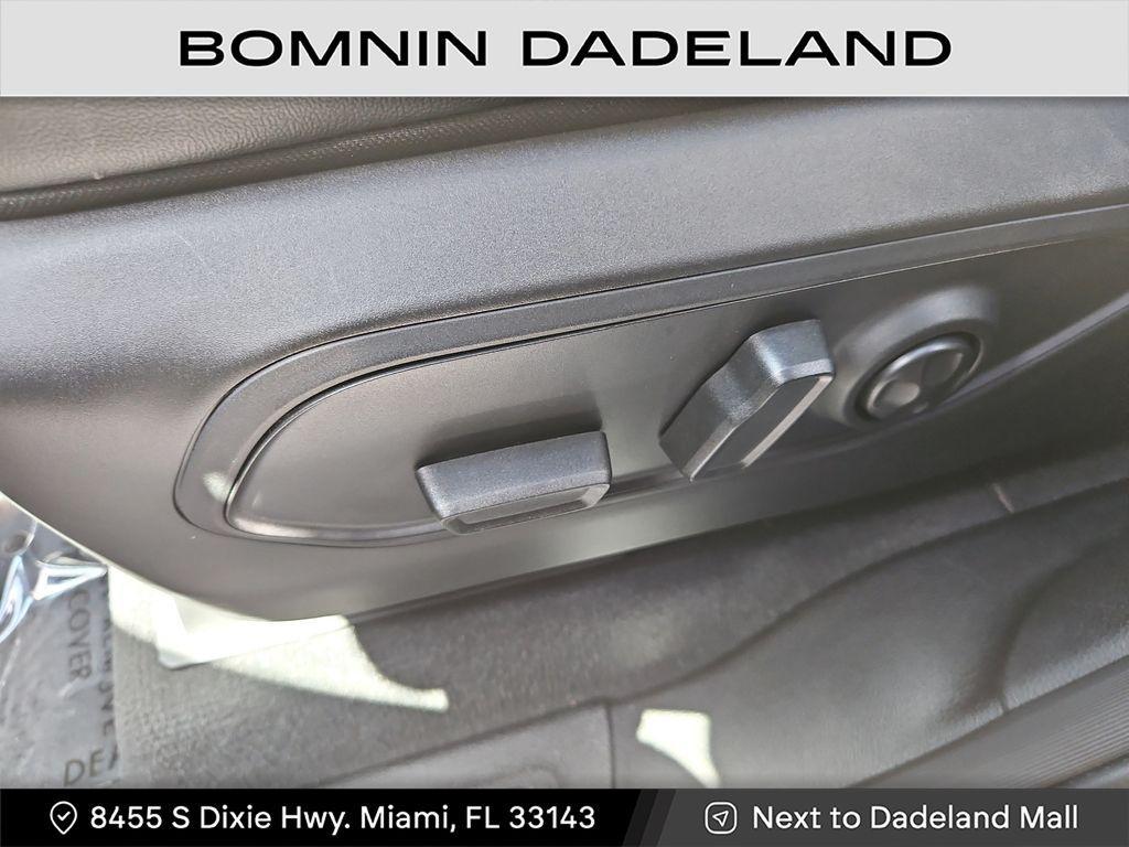used 2025 Jeep Grand Cherokee car, priced at $36,990
