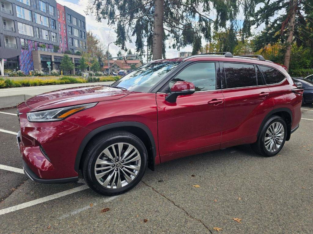 used 2024 Toyota Highlander car, priced at $45,995