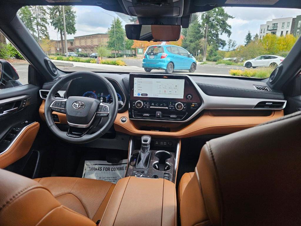 used 2024 Toyota Highlander car, priced at $45,995