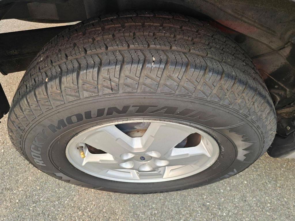 used 2010 Ford Escape car, priced at $3,995