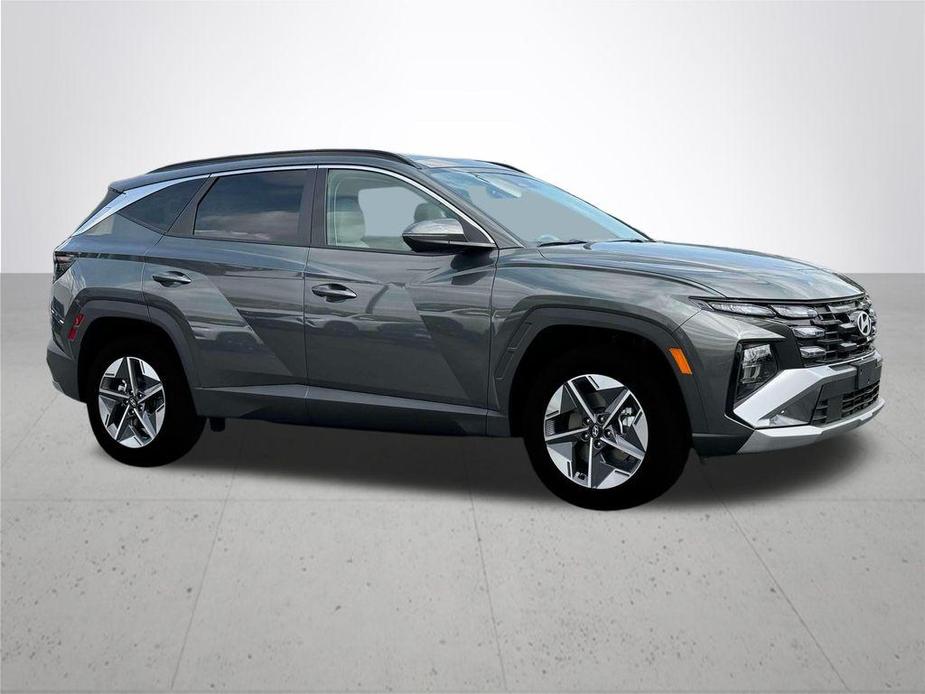 new 2025 Hyundai Tucson Hybrid car, priced at $38,404