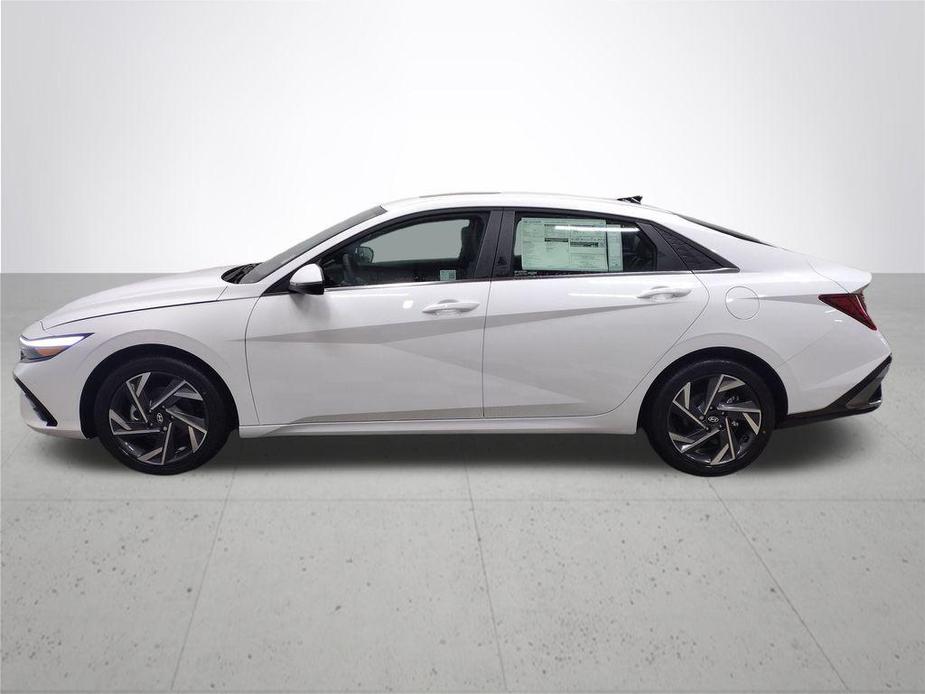 new 2025 Hyundai Elantra HEV car, priced at $31,555