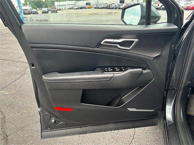 used 2023 Kia Sportage Hybrid car, priced at $25,101