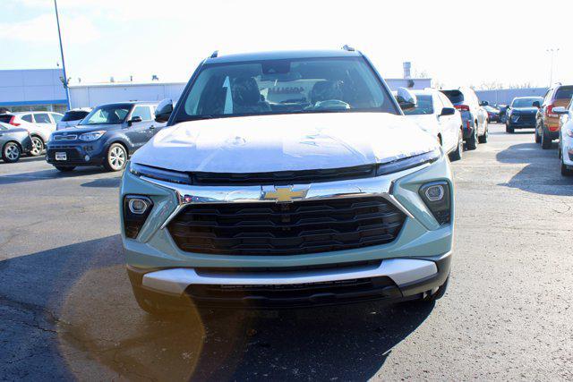 new 2025 Chevrolet TrailBlazer car, priced at $27,920