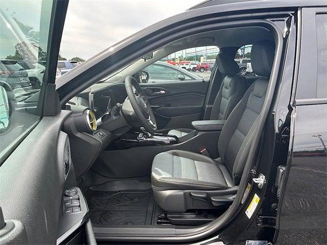 new 2025 Chevrolet Trax car, priced at $25,299