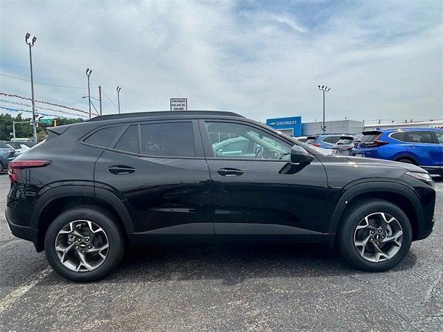 new 2025 Chevrolet Trax car, priced at $25,299