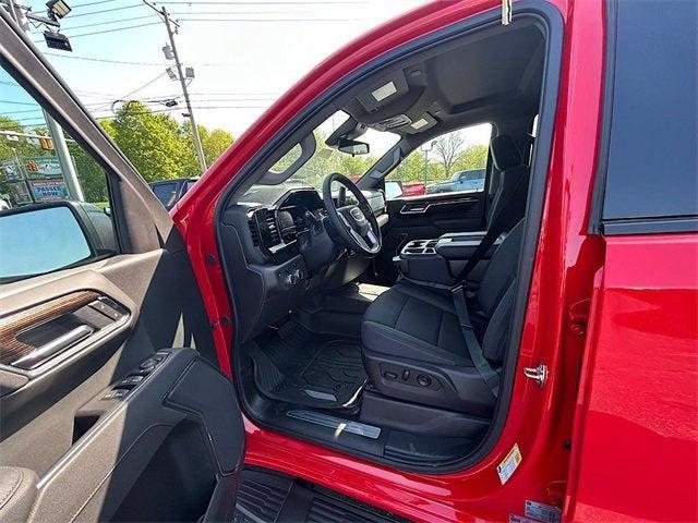 new 2025 GMC Sierra 1500 car, priced at $52,696