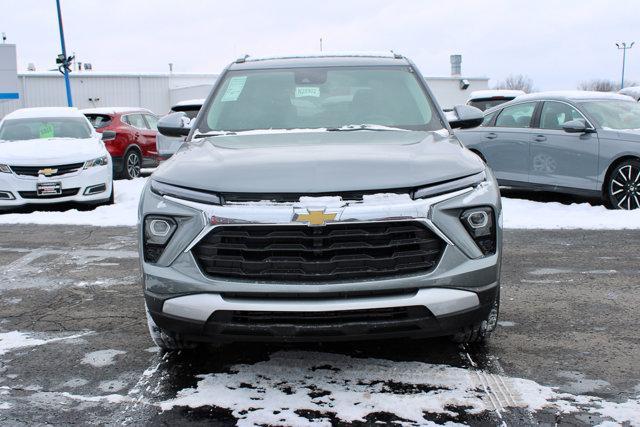 new 2025 Chevrolet TrailBlazer car, priced at $27,570