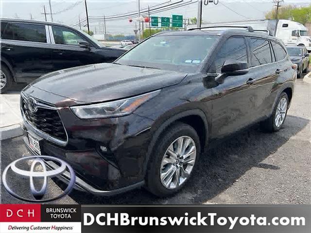 used 2021 Toyota Highlander car, priced at $35,495