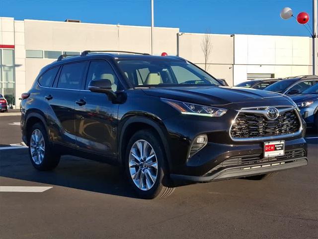 used 2021 Toyota Highlander car, priced at $33,995