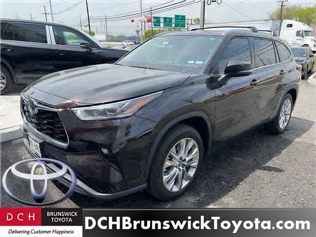 used 2021 Toyota Highlander car, priced at $35,495