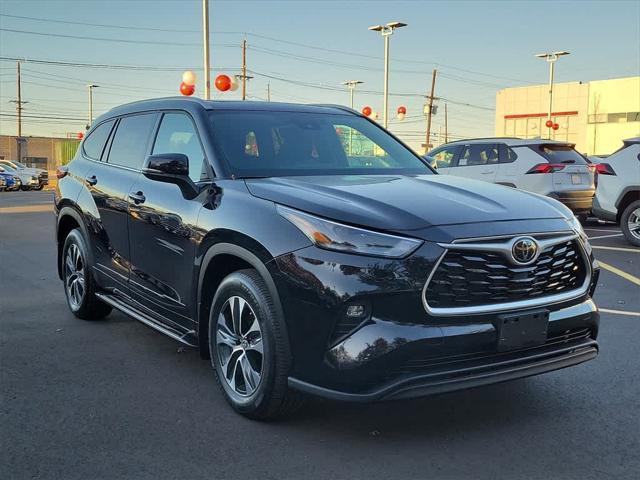 used 2022 Toyota Highlander car, priced at $35,863