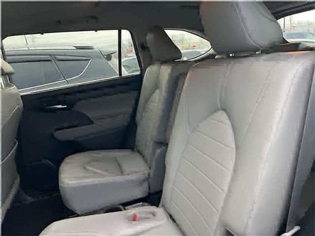 used 2021 Toyota Highlander car, priced at $31,095