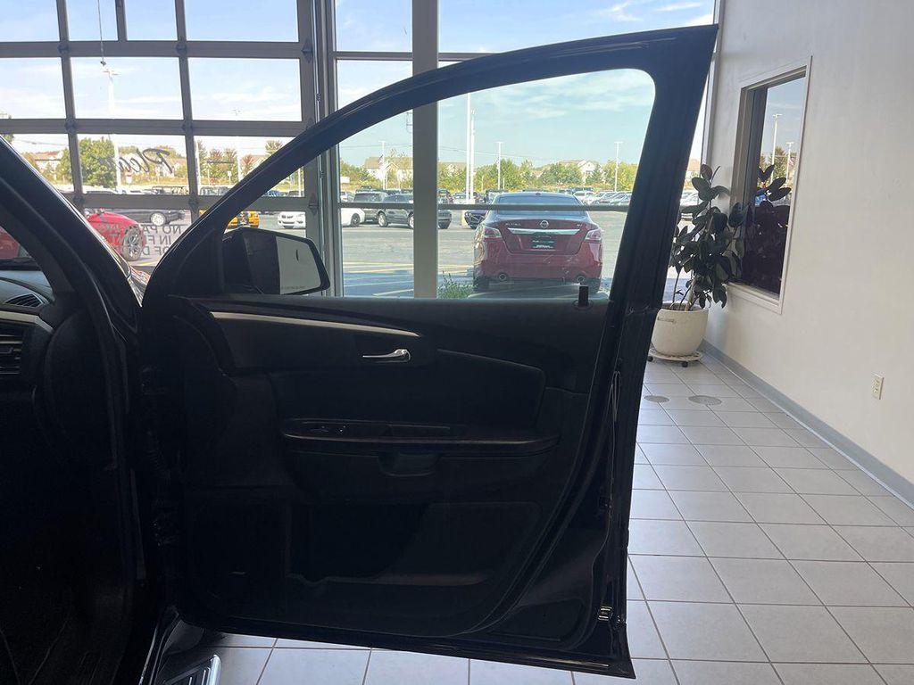 used 2012 Chevrolet Traverse car, priced at $5,999