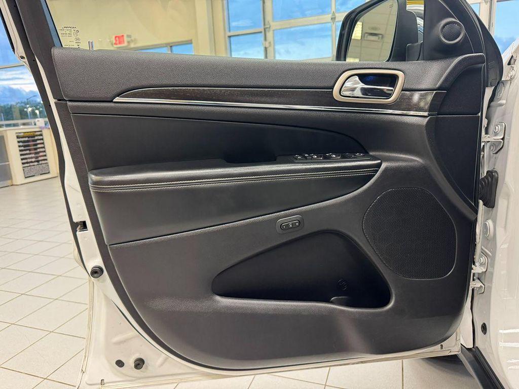 used 2015 Jeep Grand Cherokee car, priced at $12,999