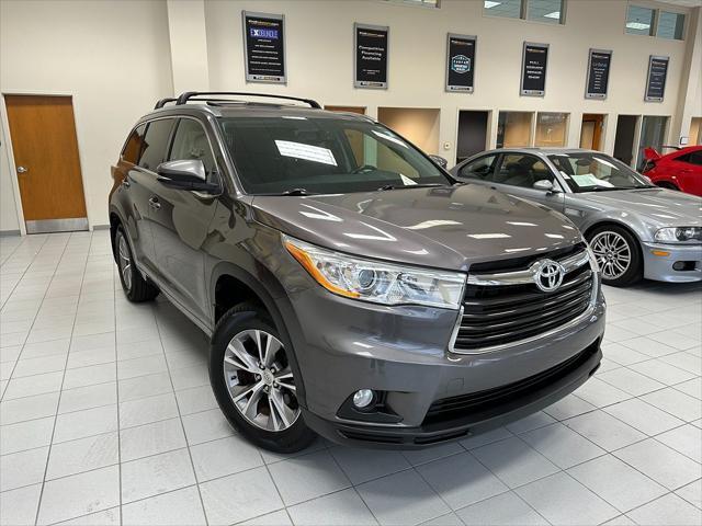 used 2014 Toyota Highlander car, priced at $22,999