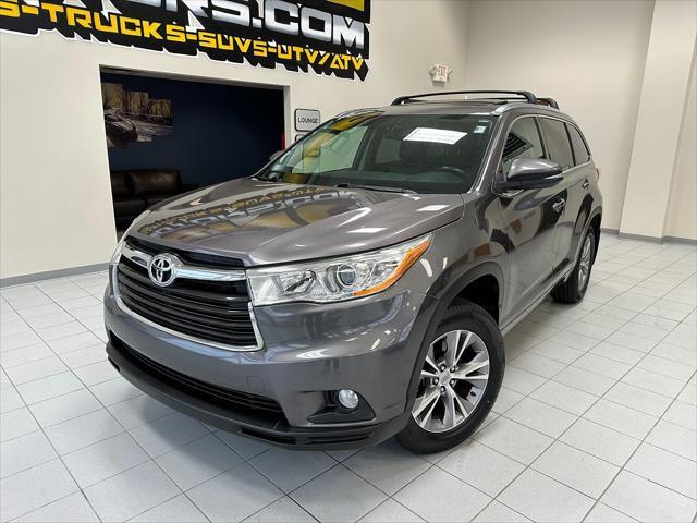 used 2014 Toyota Highlander car, priced at $22,999