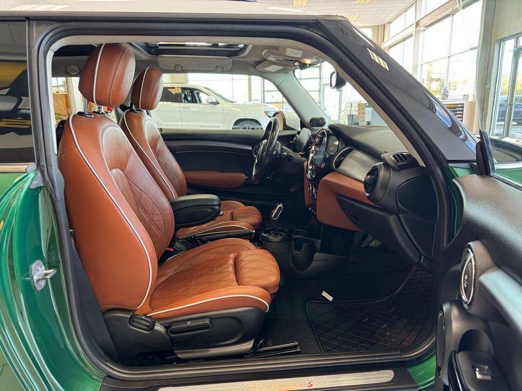 used 2022 MINI Hardtop car, priced at $19,999