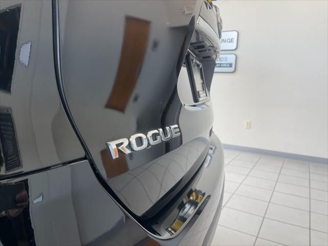 used 2014 Nissan Rogue car, priced at $9,999