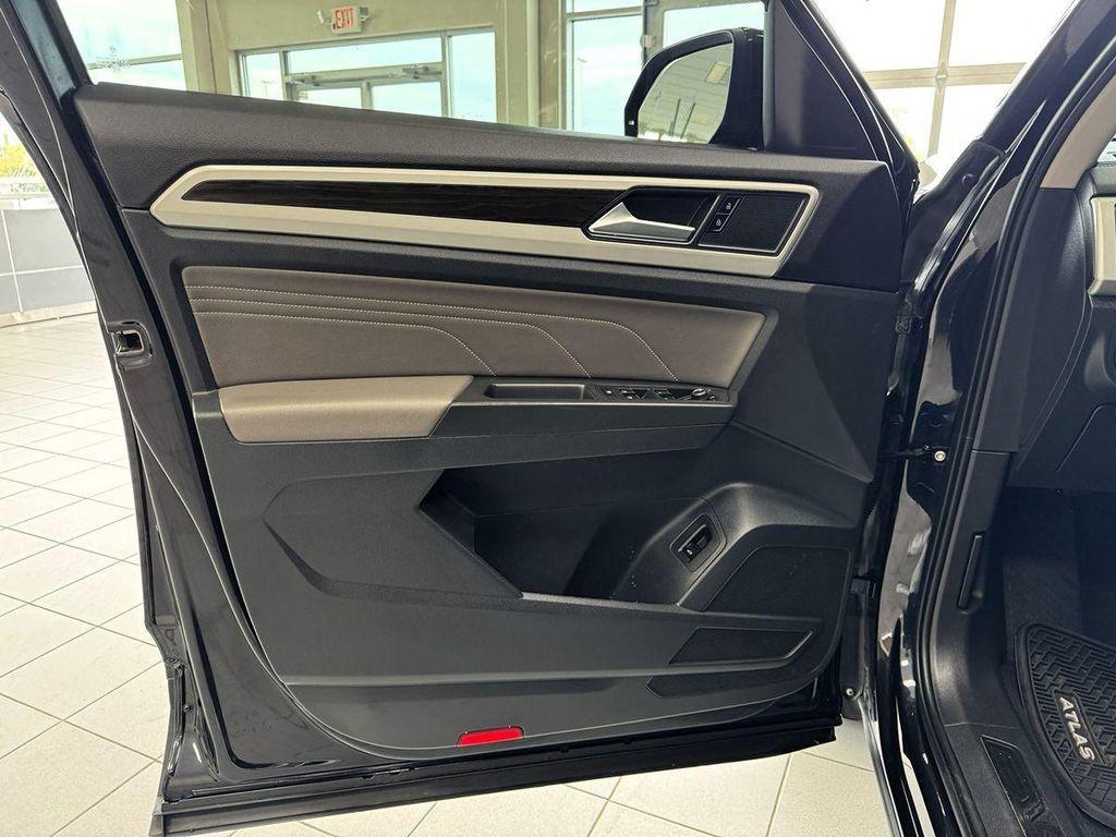 used 2022 Volkswagen Atlas car, priced at $24,999