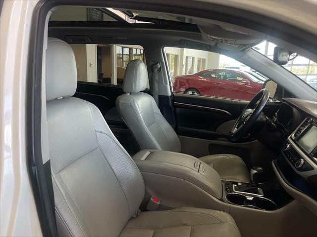 used 2015 Toyota Highlander car, priced at $21,999