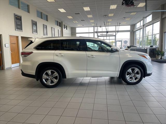 used 2015 Toyota Highlander car, priced at $21,999