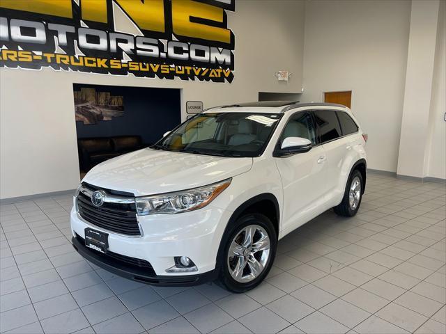 used 2015 Toyota Highlander car, priced at $21,999