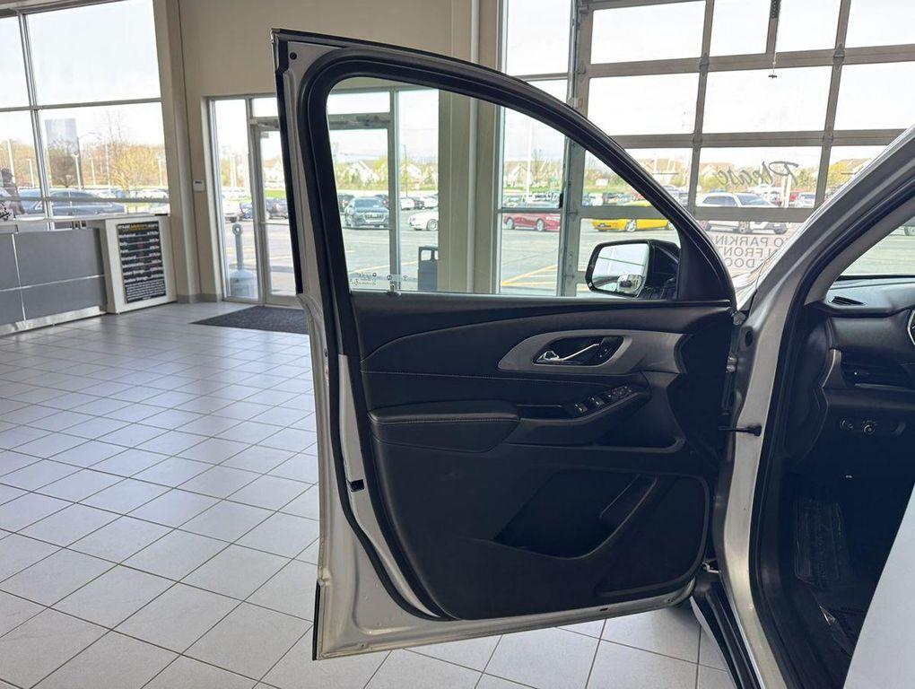 used 2020 Chevrolet Traverse car, priced at $20,999