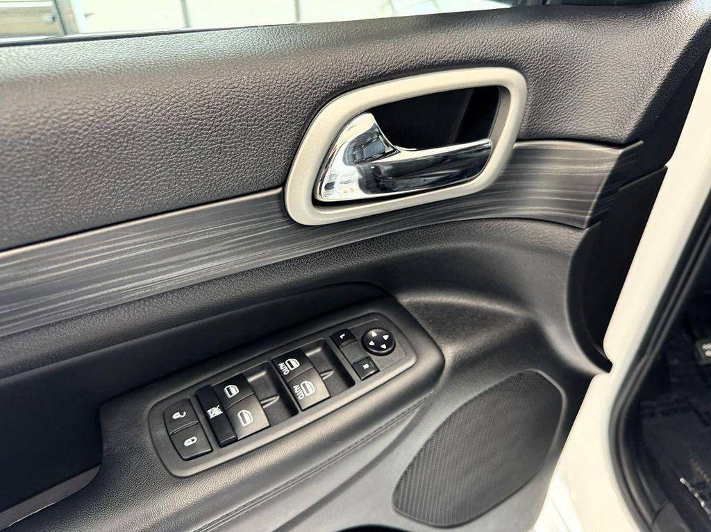 used 2020 Jeep Grand Cherokee car, priced at $21,999