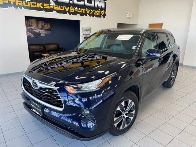 used 2020 Toyota Highlander car, priced at $29,999