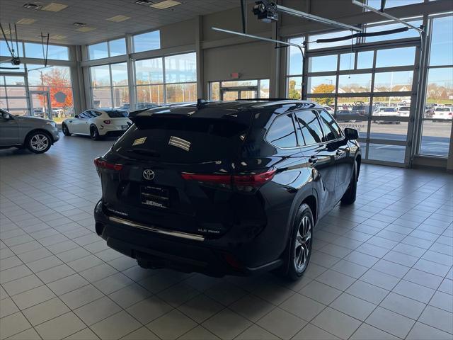 used 2020 Toyota Highlander car, priced at $29,999