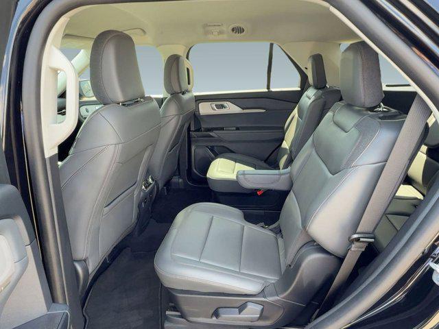 new 2025 Ford Explorer car, priced at $40,772
